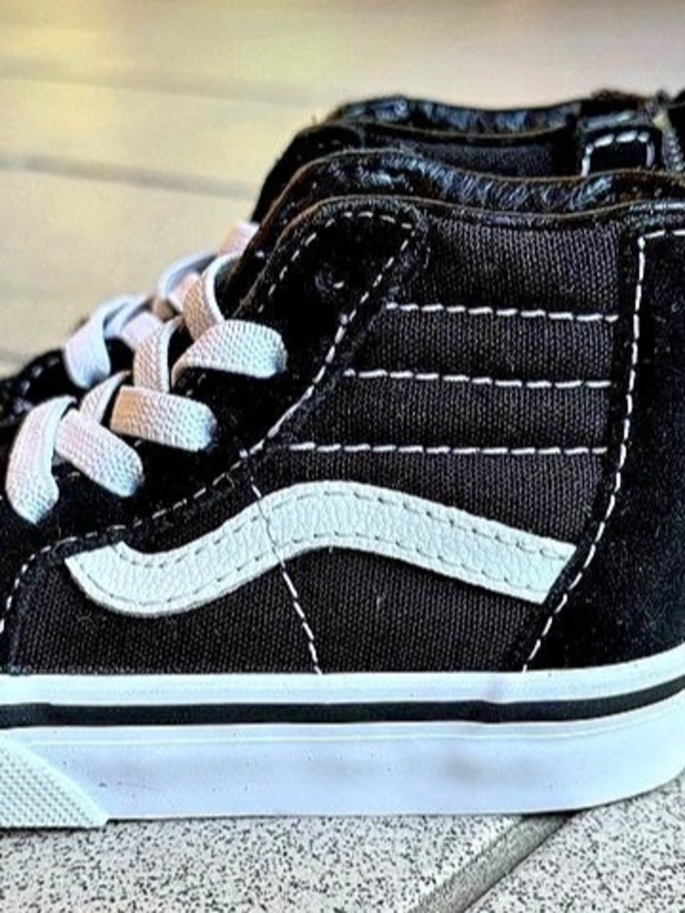 Vans Toddler Sk8-Hi Zip Black & White Girls US 5.0 Sneakers